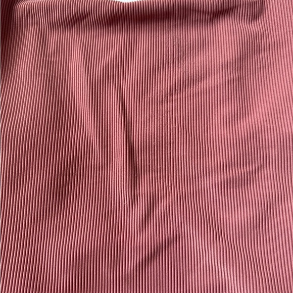 Lainsnow size small one piece - Picture 2 of 3